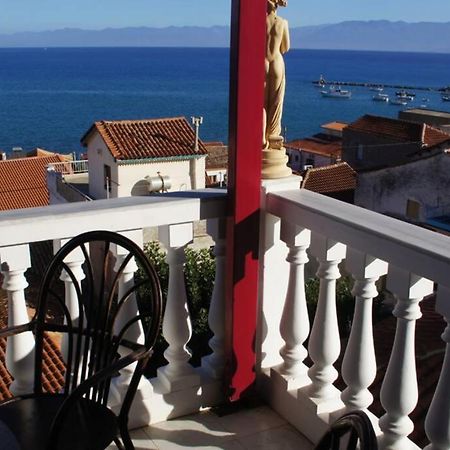 Ueber Den Daechern Von Koroni Buitenkant foto
