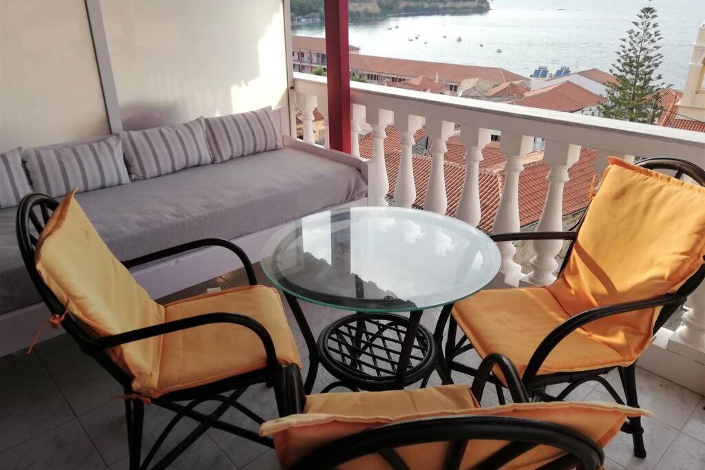 Ueber Den Daechern Von Koroni Buitenkant foto