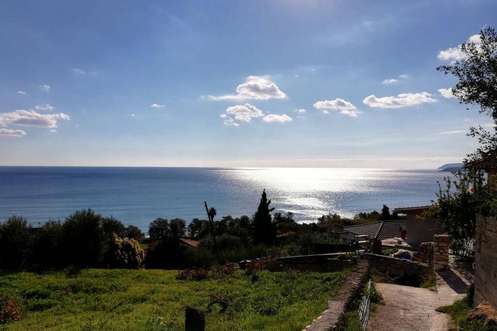 Ueber Den Daechern Von Koroni Buitenkant foto